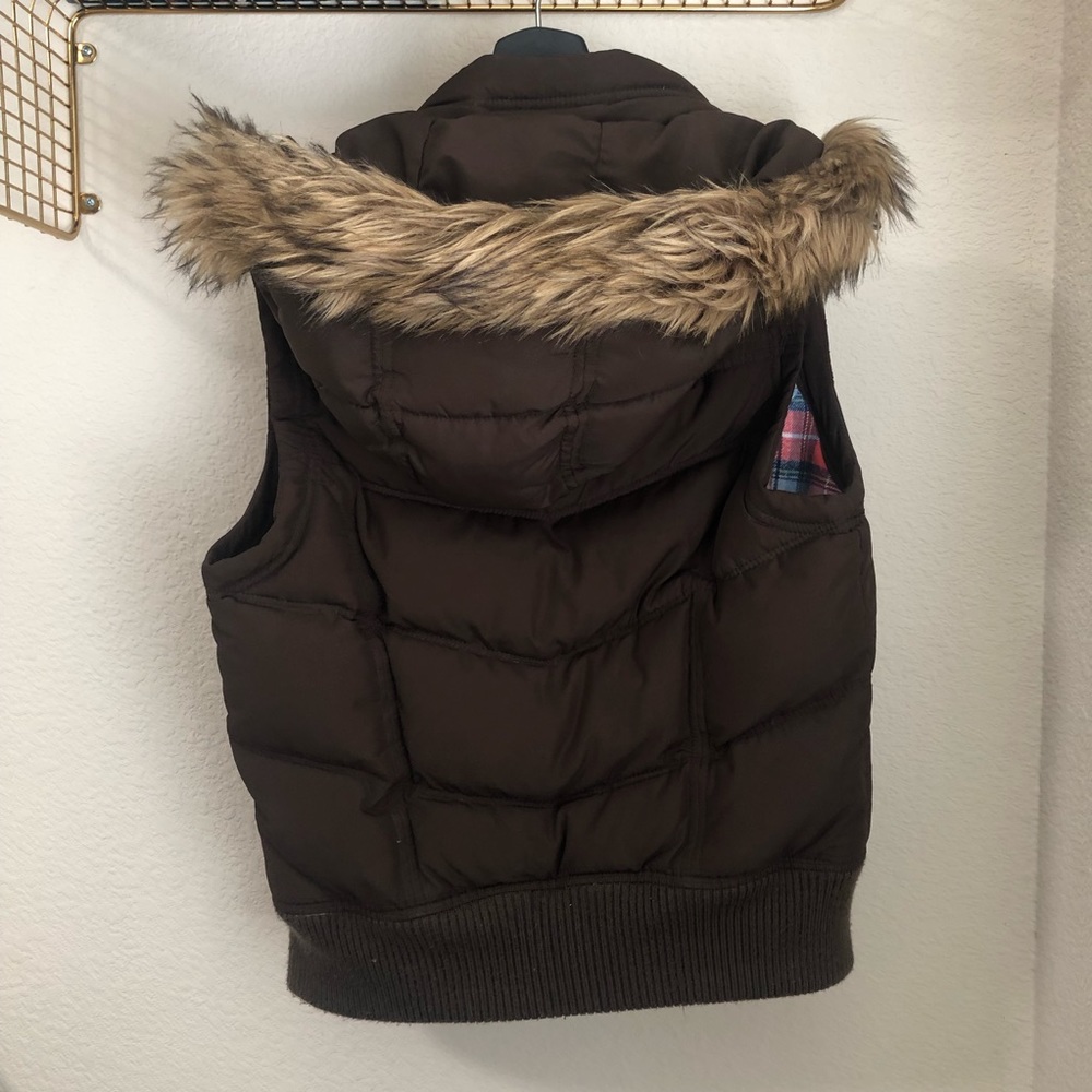 Hollister Red Plaid & Brown Puffer Vest w/ Detachable Fur Hood Size Large - Picture 5 of 14